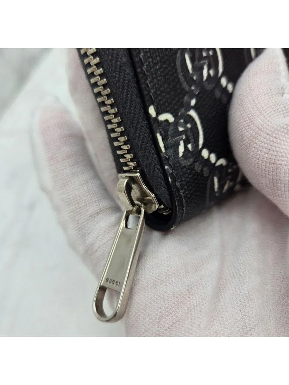 Gucci Coin Purse Wallet GG Shadow